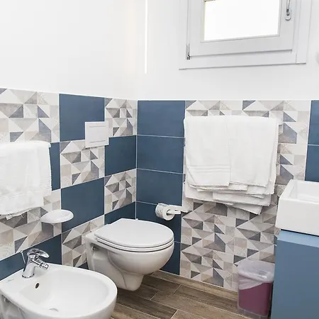 Marinella - On The - Private Free Parking Holiday home *