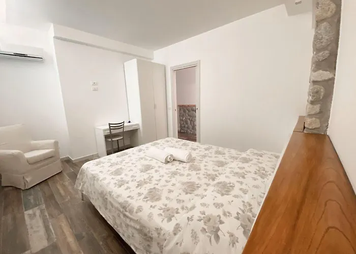 Marinella - On The - Private Free Parking 度假居