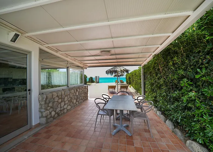 Marinella - On The - Private Free Parking 度假居 *