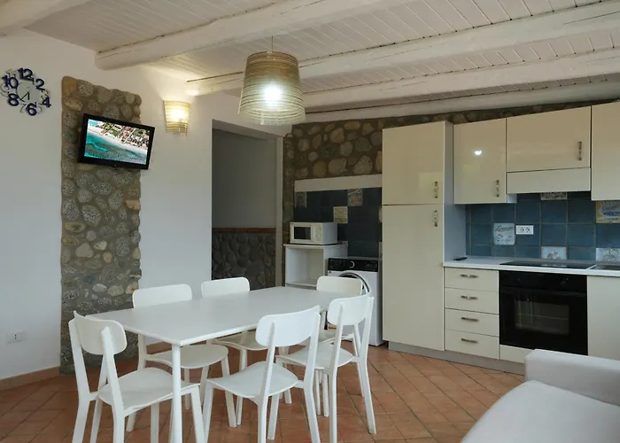 Marinella - On The - Private Free Parking 度假居 *